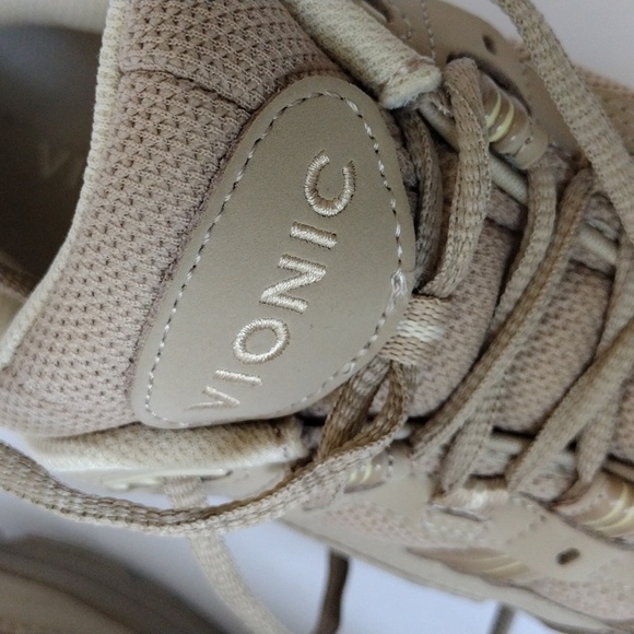 Vionic Women's Walker Classic Taupe size 8.5. - Picture 10 of 12